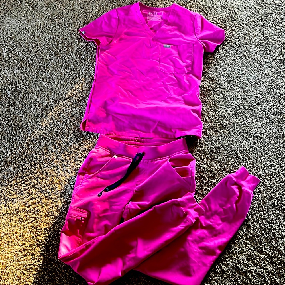 Figs XS Hot Pink Scrubs - top & joggers
